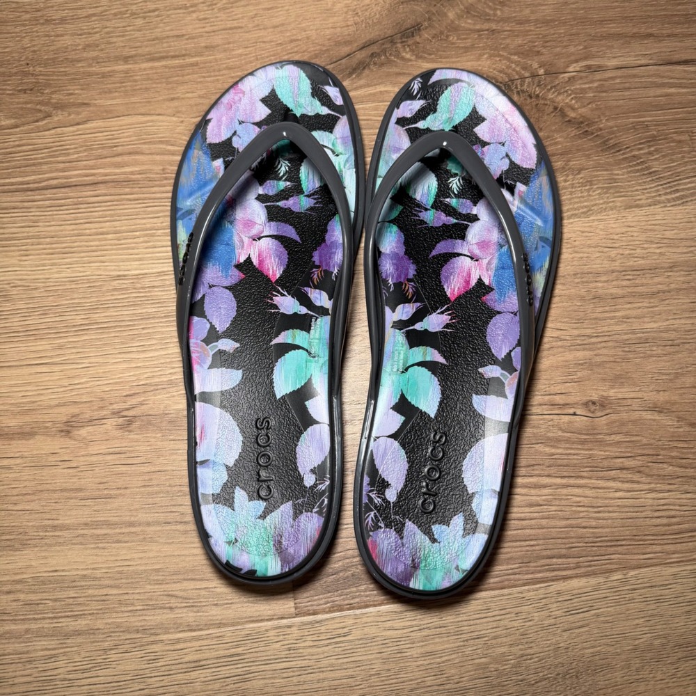 NEW Crocs miami round toe Floral Flip Flops Womens 10 Purple Teal Sandals